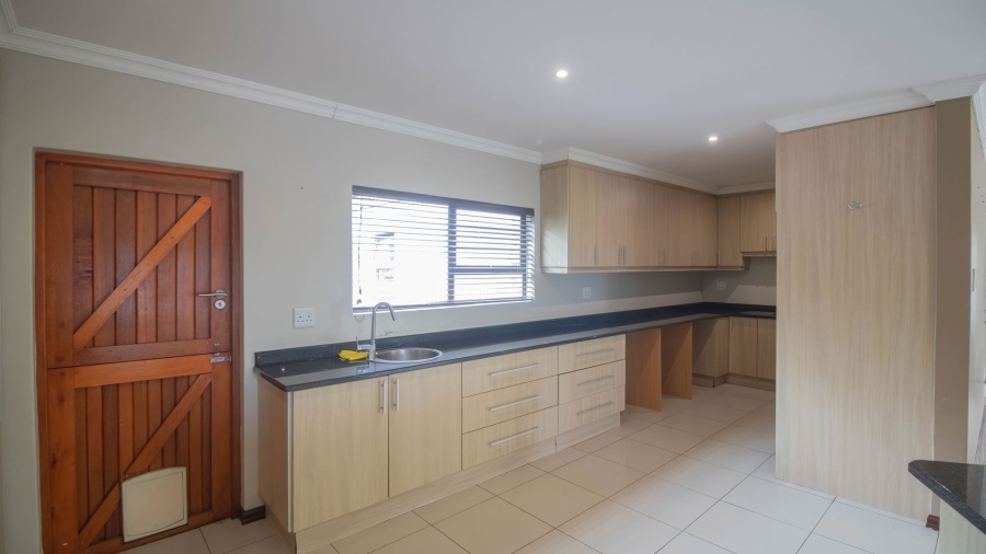 4 Bedroom Property for Sale in Beacon Bay Eastern Cape